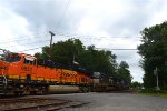 BNSF 6852, NS 4185, NS 9894